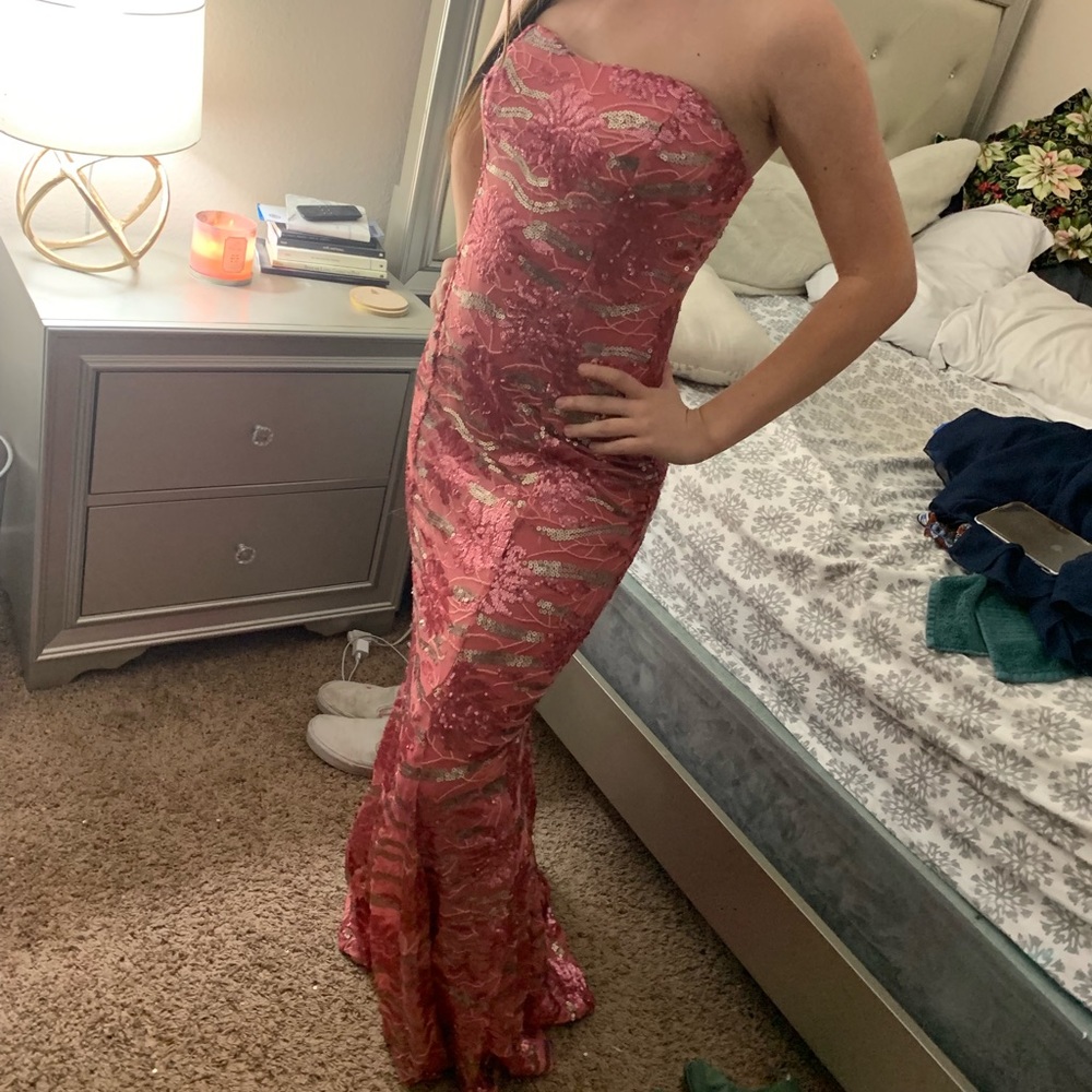 PERFECT PROM / WEDDING GUEST DRESS